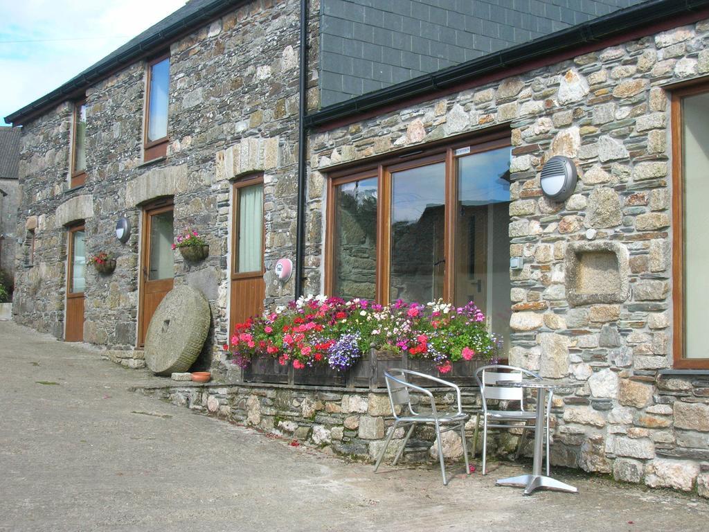 Bed and Breakfast Polhilsa Farm Callington Exterior foto