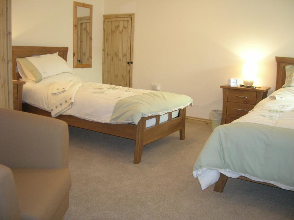 Bed and Breakfast Polhilsa Farm Callington Habitación foto